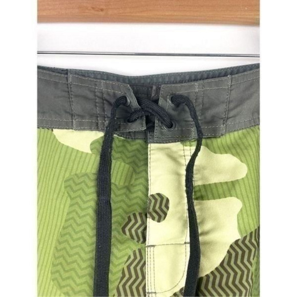 The Mad Huey’s Green Camouflage Board Shorts / Swim Trunks with Yellow Stripe Si - Picture 4 of 12